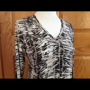 V Neck Knit Blouse Top 3/4 Sleeves Tiger Sz 1 EUC